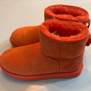 UGG Classic Mini II Orange Size 7 MSRP $170